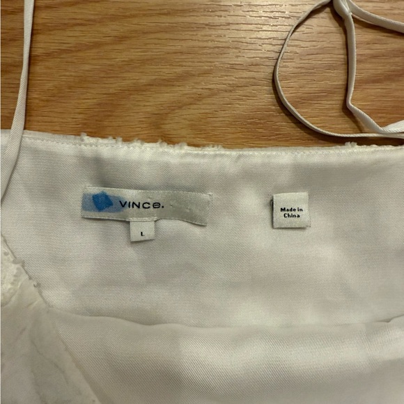 Vince White Textured Floral Camisole Size Large - Picture 7 of 8